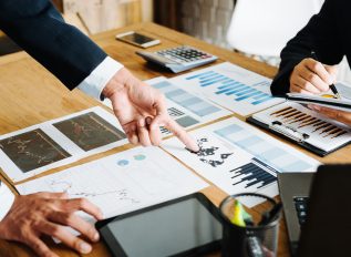 4 Essential Business Marketing Apps You Need ASAP